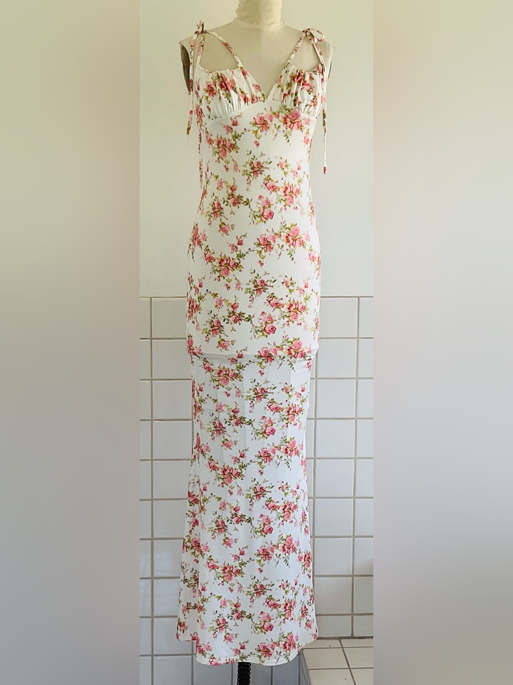 Martha White Floral Maxi Dress with Pink Rose Print Spaghetti Straps Sz: M. NW